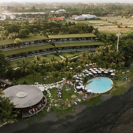Hotel Komune And Beach Club Bali كيراماس المظهر الخارجي الصورة