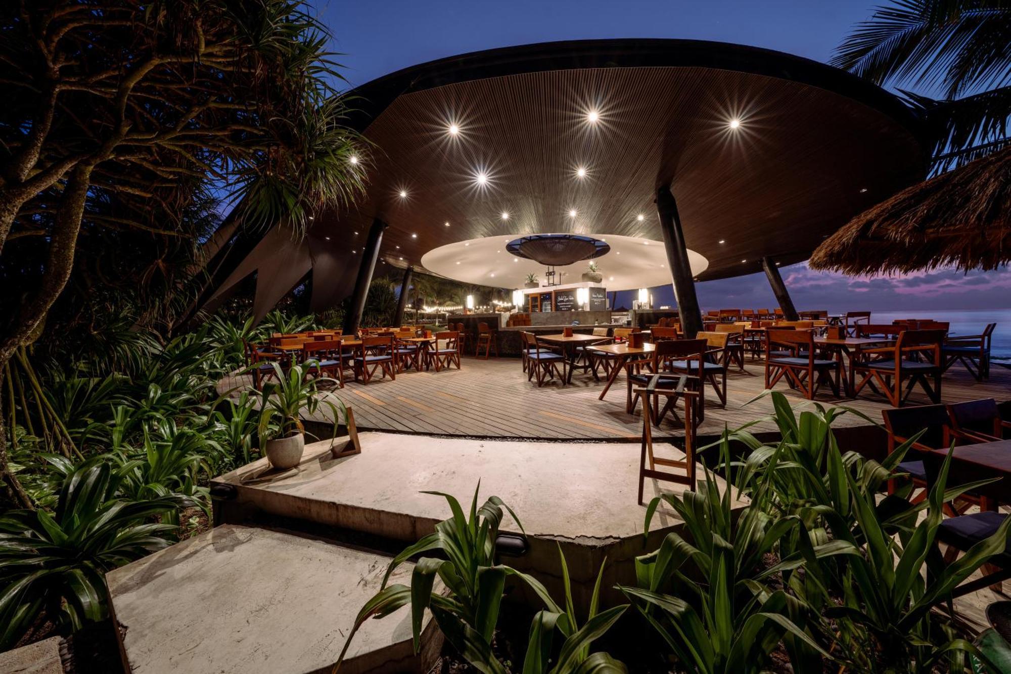 Hotel Komune And Beach Club Bali كيراماس المظهر الخارجي الصورة