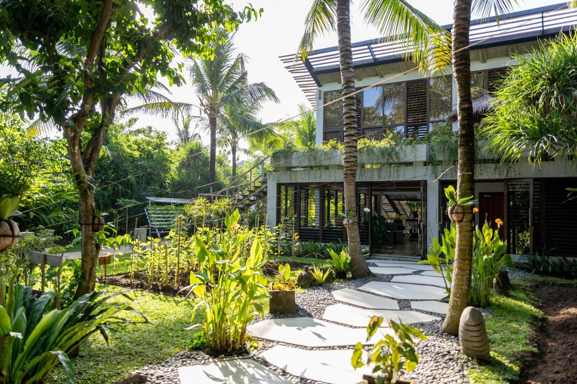 Hotel Komune And Beach Club Bali كيراماس المظهر الخارجي الصورة