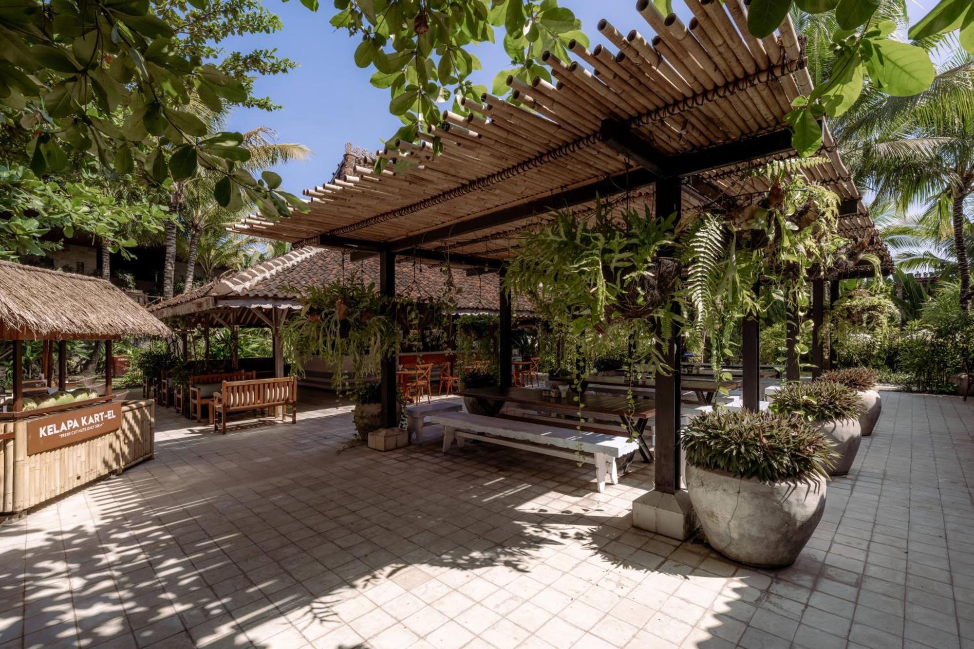 Hotel Komune And Beach Club Bali كيراماس المظهر الخارجي الصورة