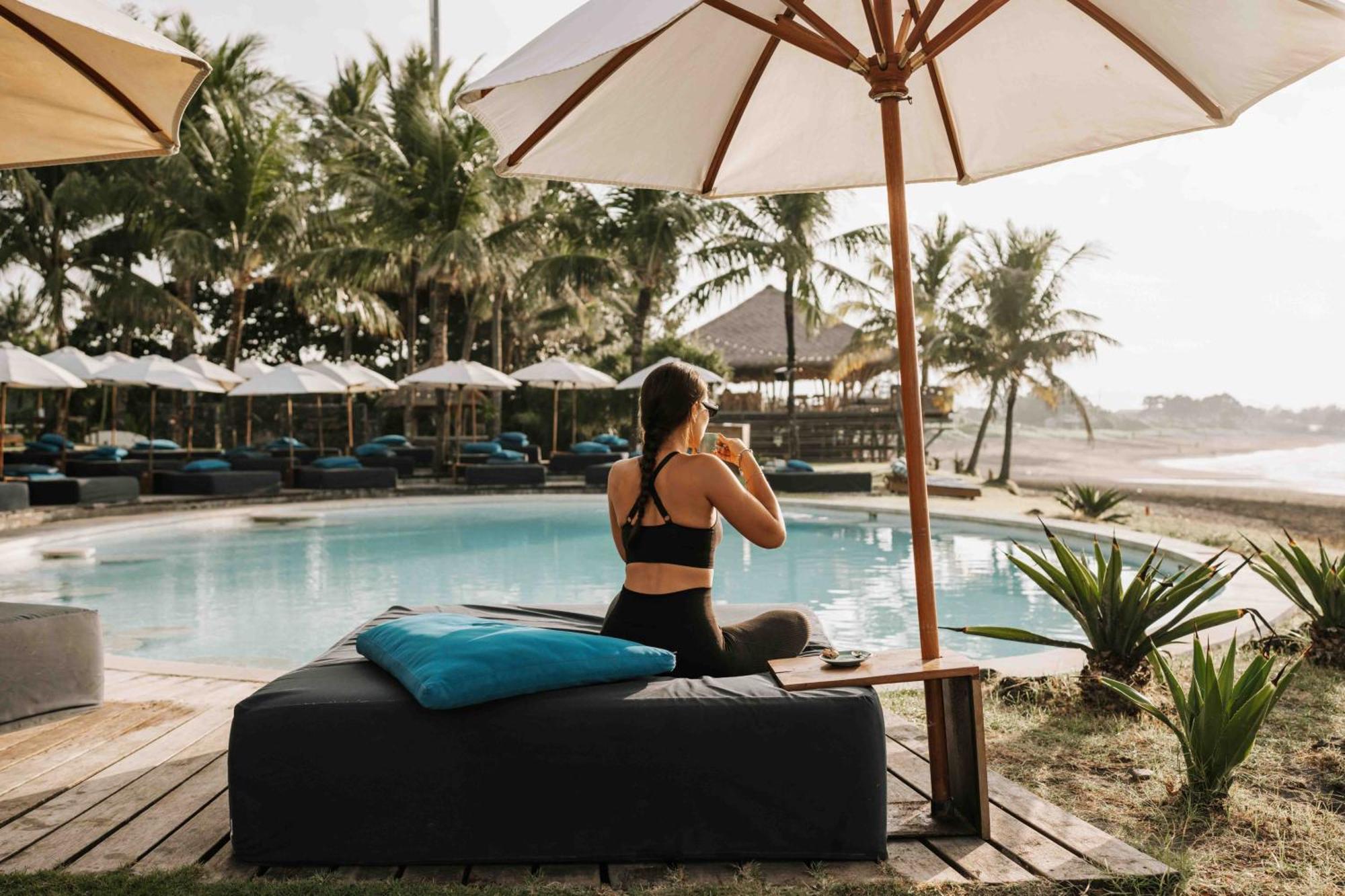 Hotel Komune And Beach Club Bali كيراماس المظهر الخارجي الصورة