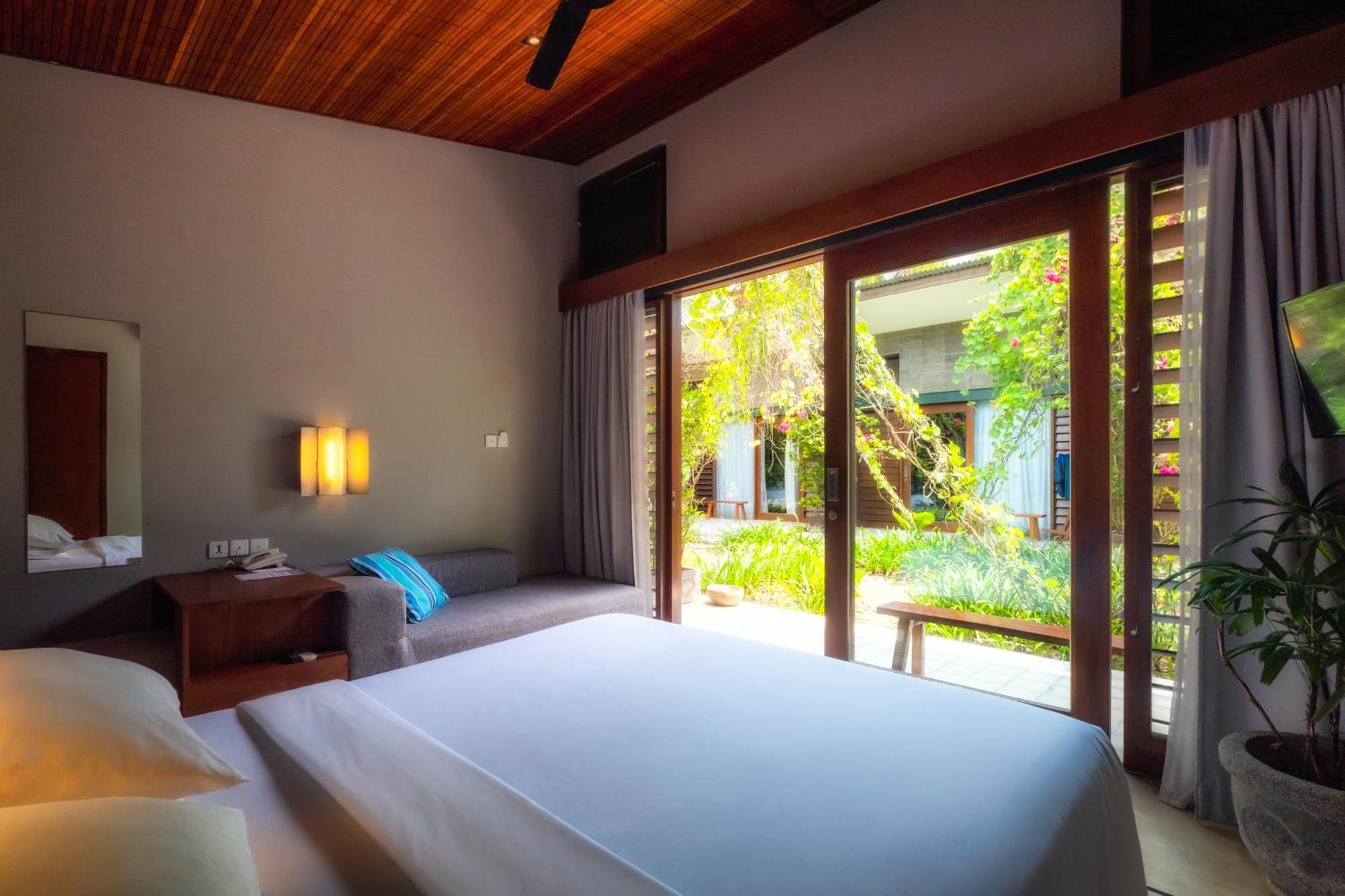 Hotel Komune And Beach Club Bali كيراماس المظهر الخارجي الصورة